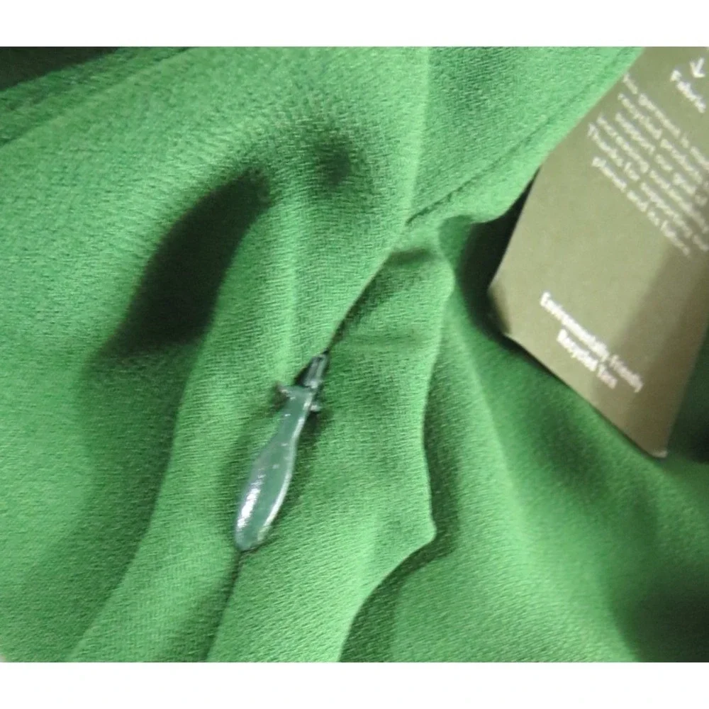 NWT Trina Turk Mellow Top Womens 0 Green Recycled Polyester V-Neck Dolman Sleeve